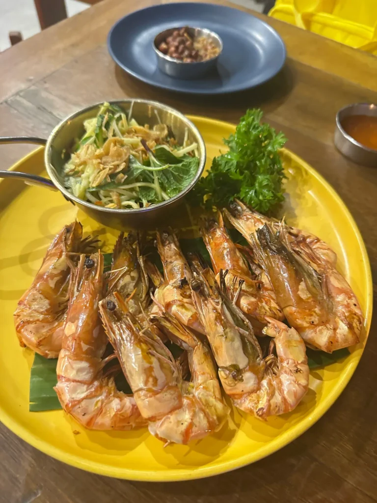 Nhà Hàng Cá Bay – View Biển