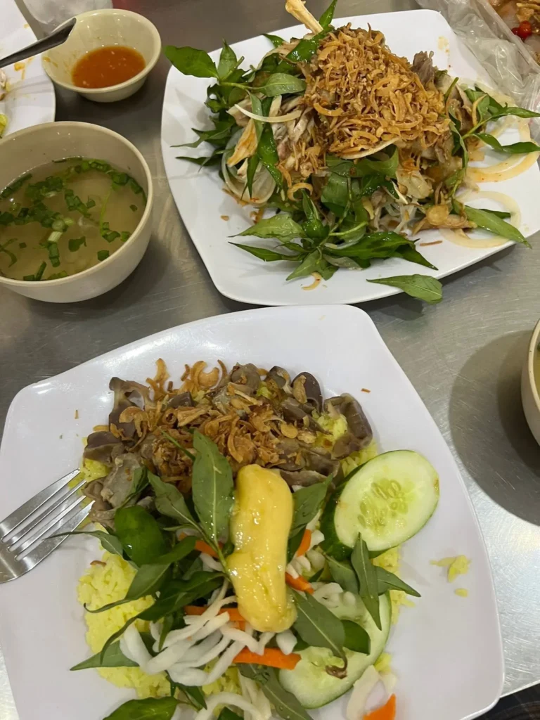 Cơm Gà Tùng