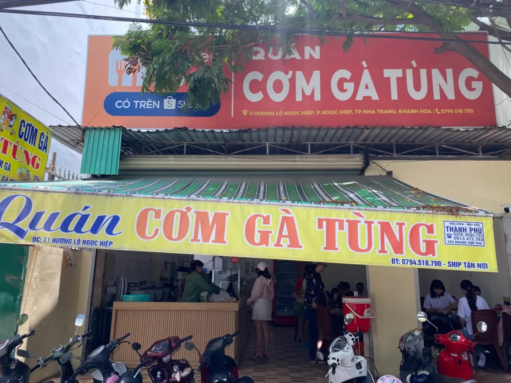 Cơm Gà Tùng